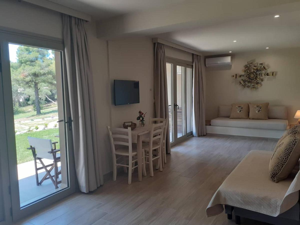 Forest Resort Suites Skiathos Трулос Экстерьер фото